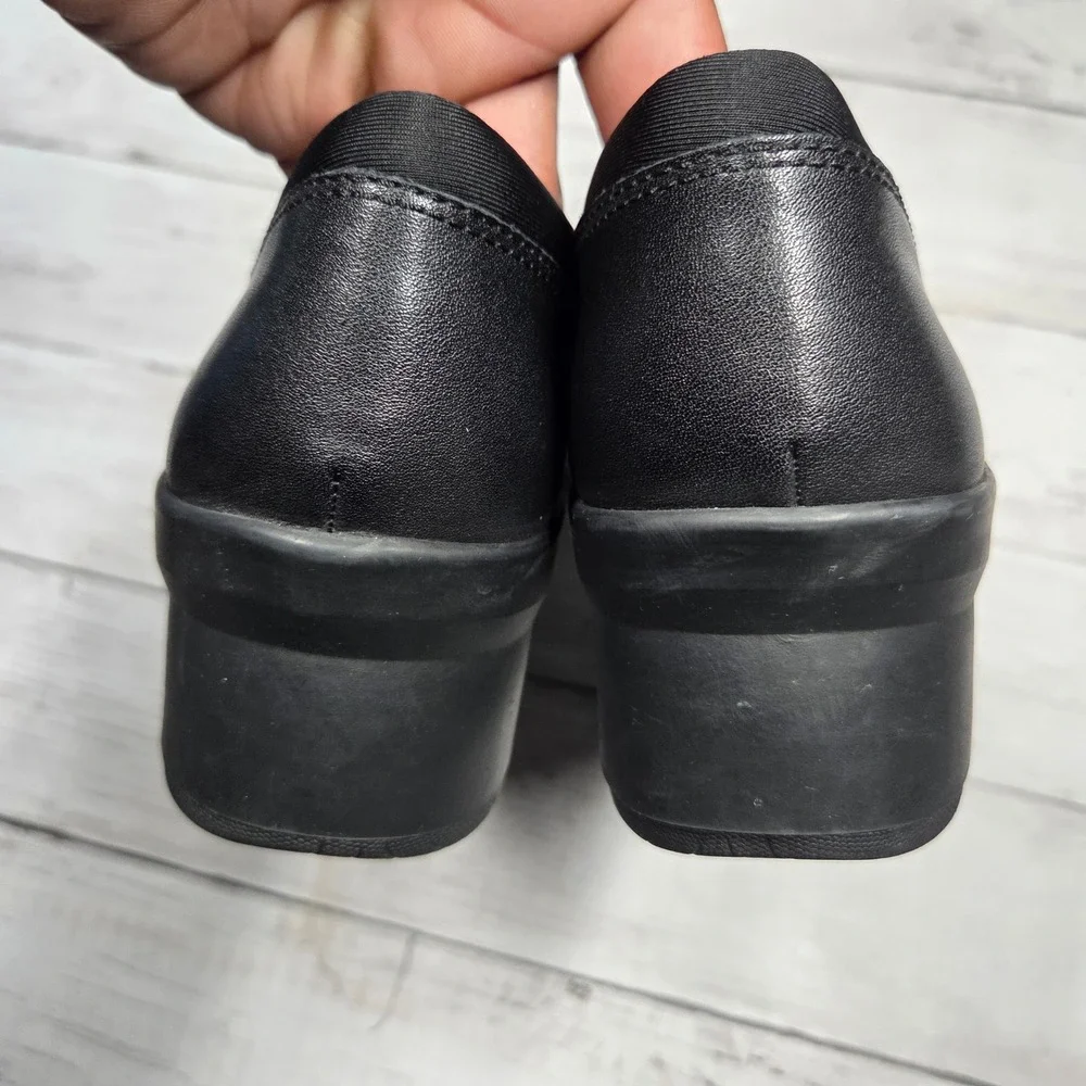 Clarks Wedge Shoes Womens 9.5 Black Leather Ultimate Comfort Slip On